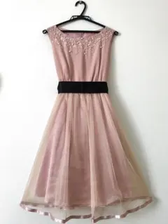 リボン付きくすみピンクノースリーブワンピース