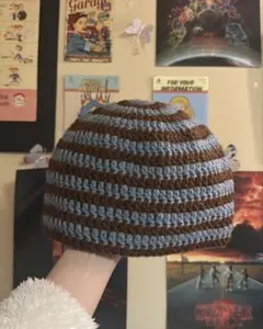 茶色と水色のストライプビーニー