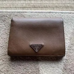 プラダ　革財布