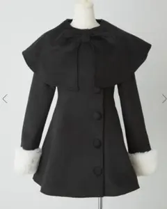 値下げ【タグ付き新品】リボンケープドーリーコート - Me roirのコート