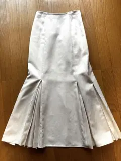 INGNI ホワイト マーメイドスカート プリーツデザイン