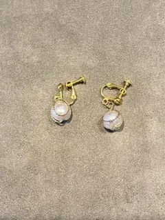 ハンドメイド ゴールド オパール風イヤリング 約1.5cm x 2cm