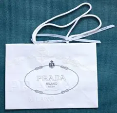 PRADA プラダ 大きめショップ袋 ホワイト リボン付き