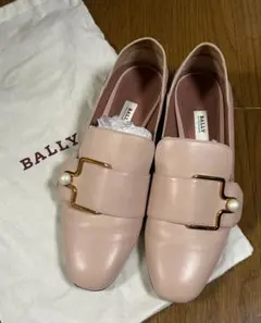 BALLY 飾りパール付きロゴ入りバックル ローファー バブーシュタイプ
