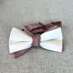 ホワイト・ピンク ボウタイ