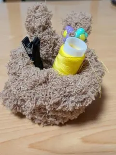 【ハンドメイド】もこもこ編みうさぎのミニ小物入れ カゴ インテリア 雑貨