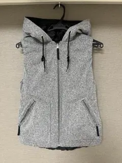 プラステ　フード付きベスト　リバーシブル