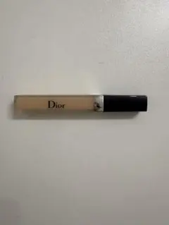 【dior】ディオールスキン　フォーエヴァー　コンシーラー010アイボリー