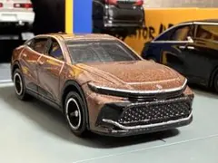 トミカ　トヨタ　クラウン　クロスオーバーのサムネイル