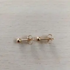 ゴールドメッキ　ボールスタッドピアス