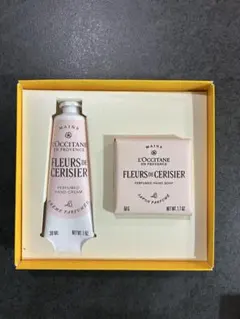 L'OCCITANE FLEURS DE CERISIER ギフトセットのサムネイル