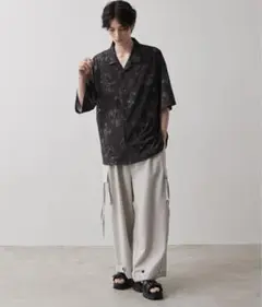 【CLEL】花柄 アブストラクト柄ドレープ半袖シャツ