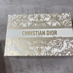 CHRISTIAN DIOR ギフトボックスとバッグ