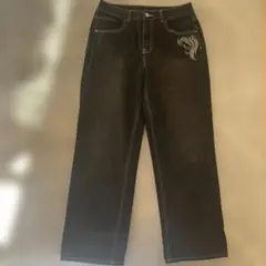 ブラックストレートデニム