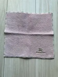値下依頼対応　バーバリー　タオルハンカチ（ピンク・チェック柄）