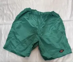 マーキーズ緑色 ハーフパンツ 赤色ロゴ付き130cm