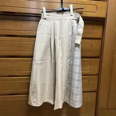 ベージュ✖️チェック巻きスカートMからＬ　レディース　ラップスカート