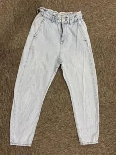 ZARA ハイウエストライトブルーデニム