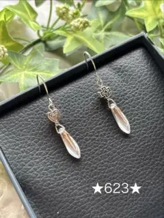 ★６２３★チェコビーズ　クロス＆ハート　ピアス　ハンドメイド