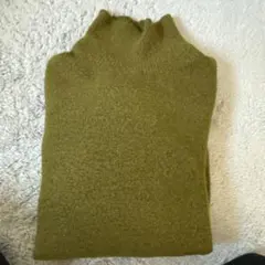 オリーブグリーン タートルネックニット Mサイズ
