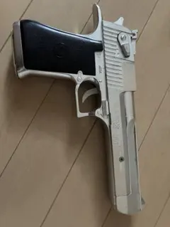 Desert Eagle .44 Magnum エアガンとガスガンのセットのサムネイル