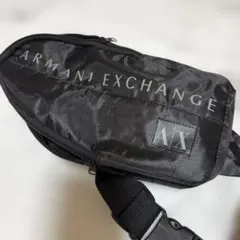 Armani Exchange ブラック ボディバッグ