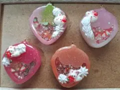 【B級品】いちご レジンチャームセット　うさぎ　ホイップデコ　シャカシャカ