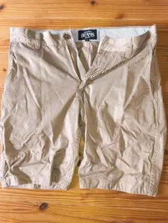 BEAMS ショートパンツ ベージュ Sサイズのサムネイル