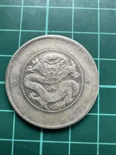 明治22年 一圓銀貨 龍図 日本古銭 - メルカリ