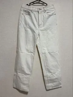 GU ホワイトワイドデニムパンツ