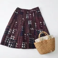 マーガレットハウエル　日本製　プリーツスカート　膝丈　綿　2 ボルドーのサムネイル