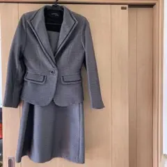 レディーススーツ