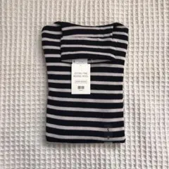 ユニクロ　エクストラファインメリノリブタートルネックセーター　ボーダー　ブラック