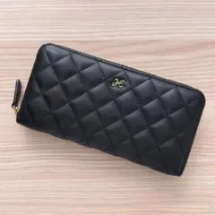 【美品✨️】傳濱野 ふっくら、思わず触れたくなる ラムキルティングウォレット 黒
