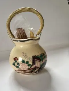 九谷焼　美峰　陶器製爪楊枝入 アンティーク小壺 装飾品 金彩御所車絵柄 一輪挿
