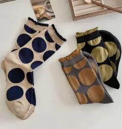 再入荷【新品】【色違いの3足セット】ソックス　ドット柄　２３〜２５cm 靴下