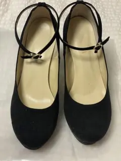 ブラック パンプス