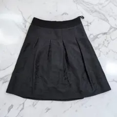 美品✨️ 黒 総柄 花柄 ひざ丈スカートスカート 日本製 アリスバリーのサムネイル