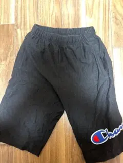 Champion 黒 ショートパンツ