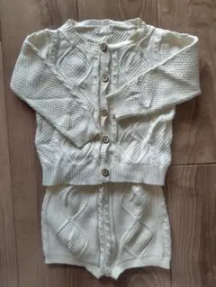 アイボリー ケーブルニット カーディガンとショートパンツ セットアップ 90