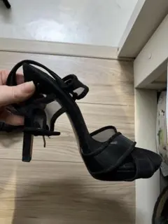 ブラックオープントゥハイヒール