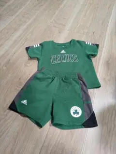 adidas Celtics Tシャツとショーツセット