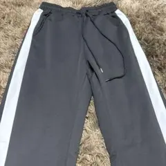 グレー ジョガーパンツ ホワイトストライプ