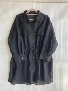 長袖ブラック シャツ