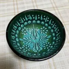 花模様の緑色小物入れ 直径約8cm