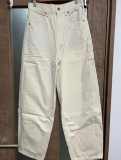 GU クリーム色ワイドレッグデニムパンツ Sサイズ
