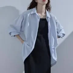 極美品　etoll. bflat シャツ　ラッシュガード　ブルー トップスのサムネイル