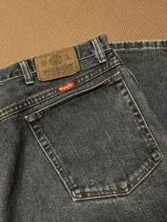 Wrangler ダークブルー ストレートジーンズ　大きめサイズ