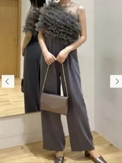 フリル付きグレーオールインワン　ラグナムーン