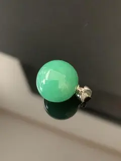 《美品》《送料無料》⭐︎ 緑石 天然石 ペンダントトップ♪⭐︎